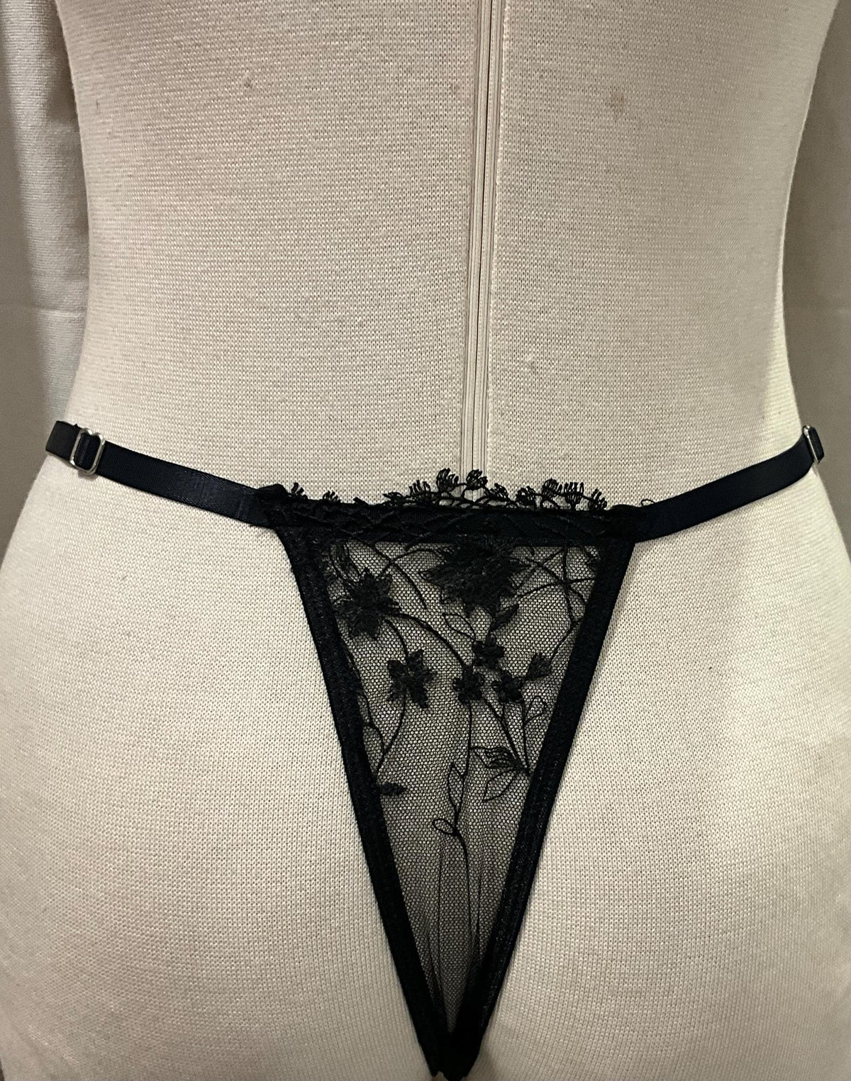 Handmade in İstanbul Black Sheer Embroidered Thong