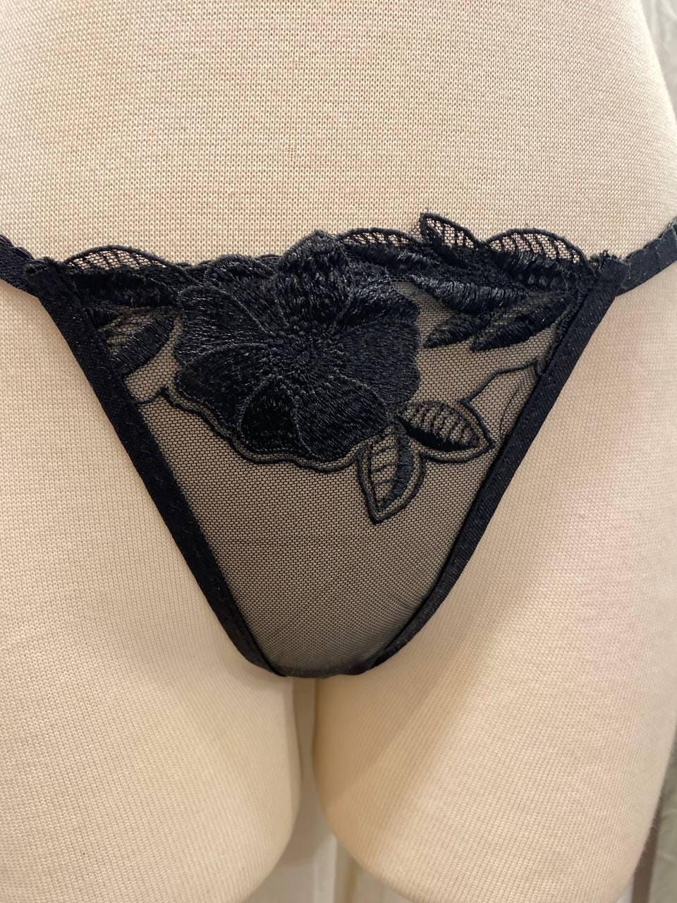 Handmade in İstanbul Black Floral Mesh Thong