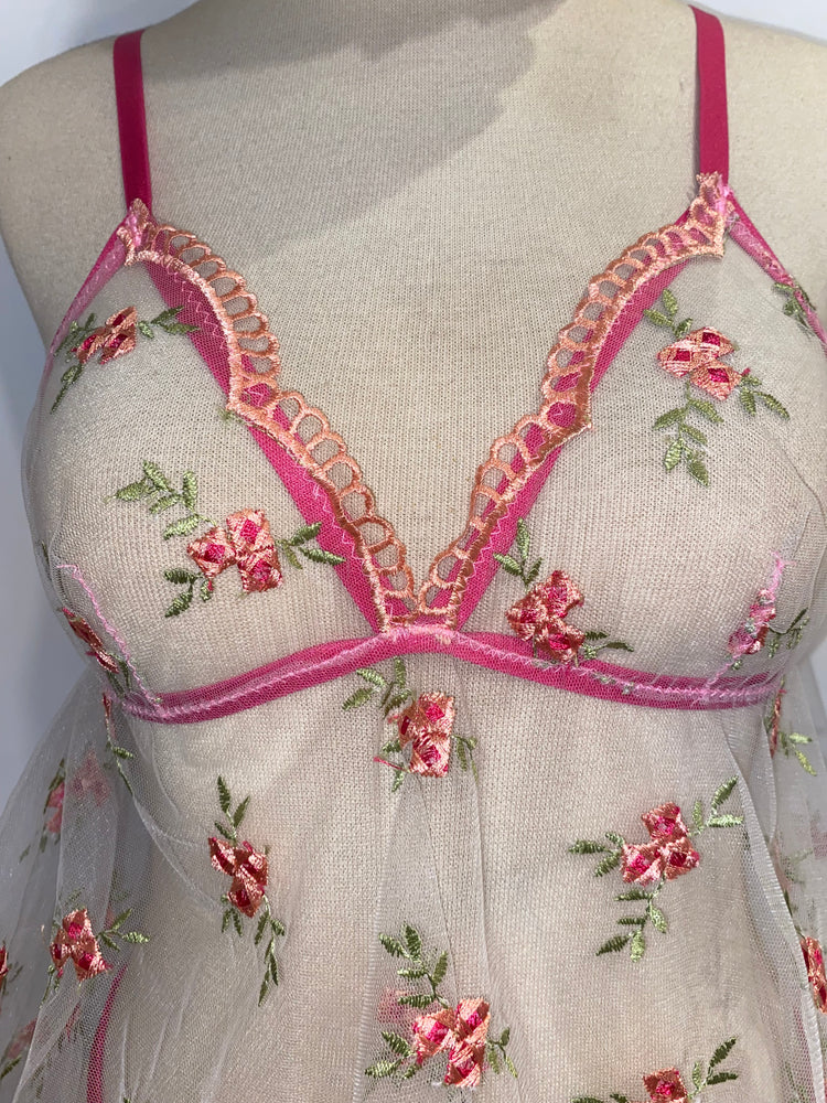 Ensemble nuisette transparent à broderies florales