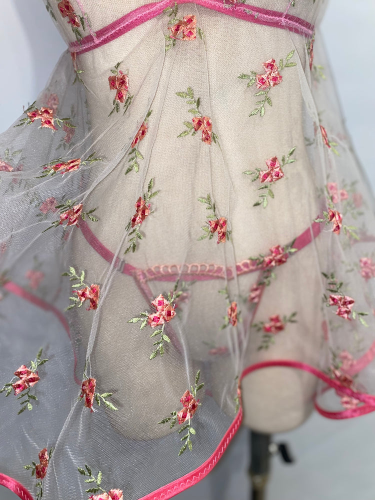 Ensemble nuisette transparent à broderies florales