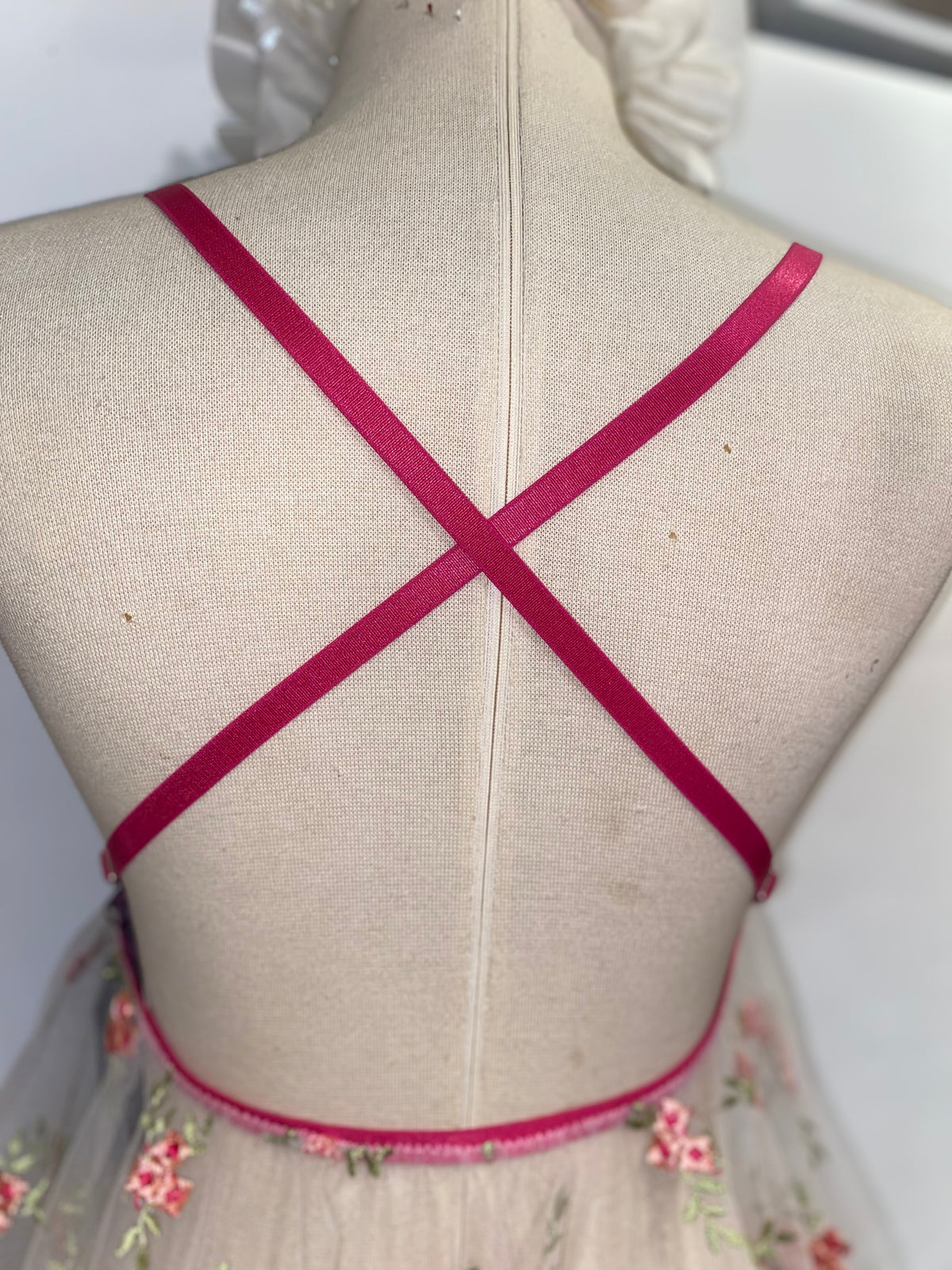 Ensemble nuisette transparent à broderies florales