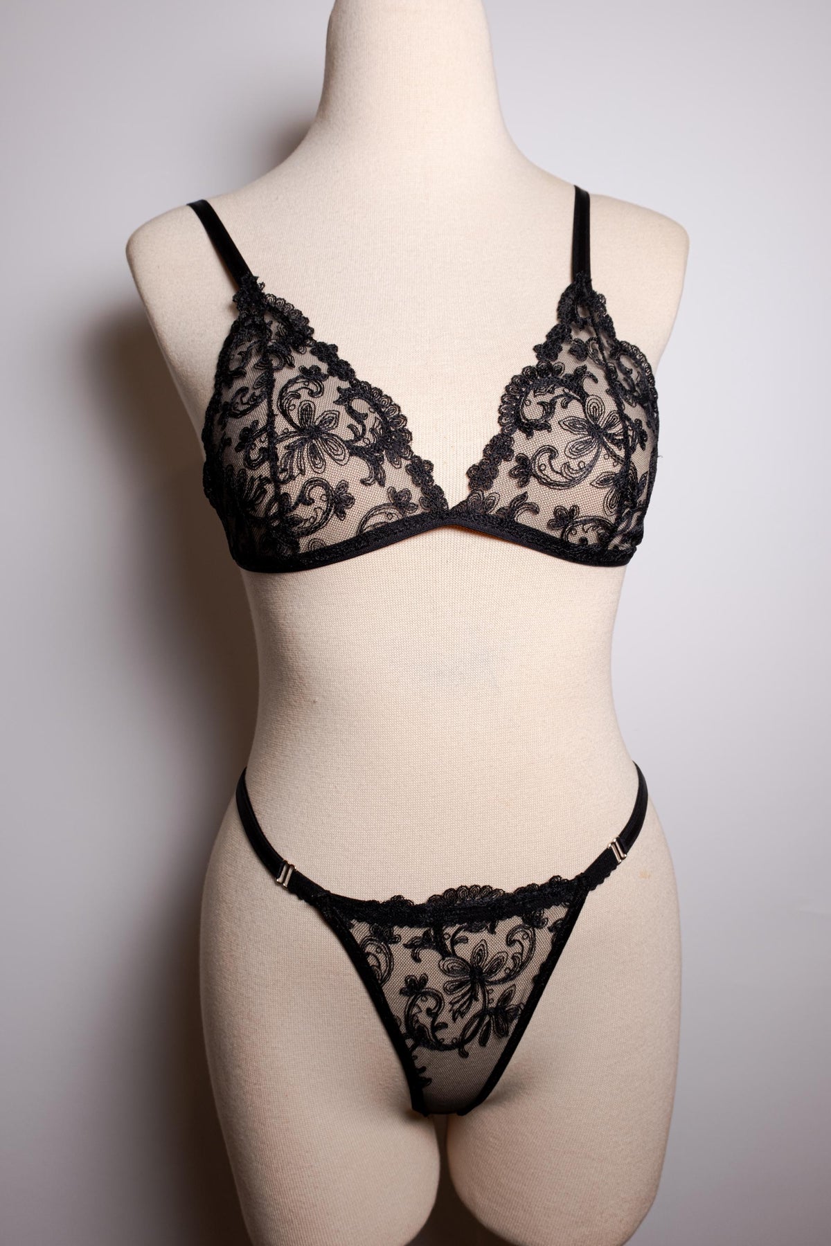 Handmade in İstanbul Handmade Black Lace Lingerie Set – Sheer Triangle Bralette & Adjustable Thong