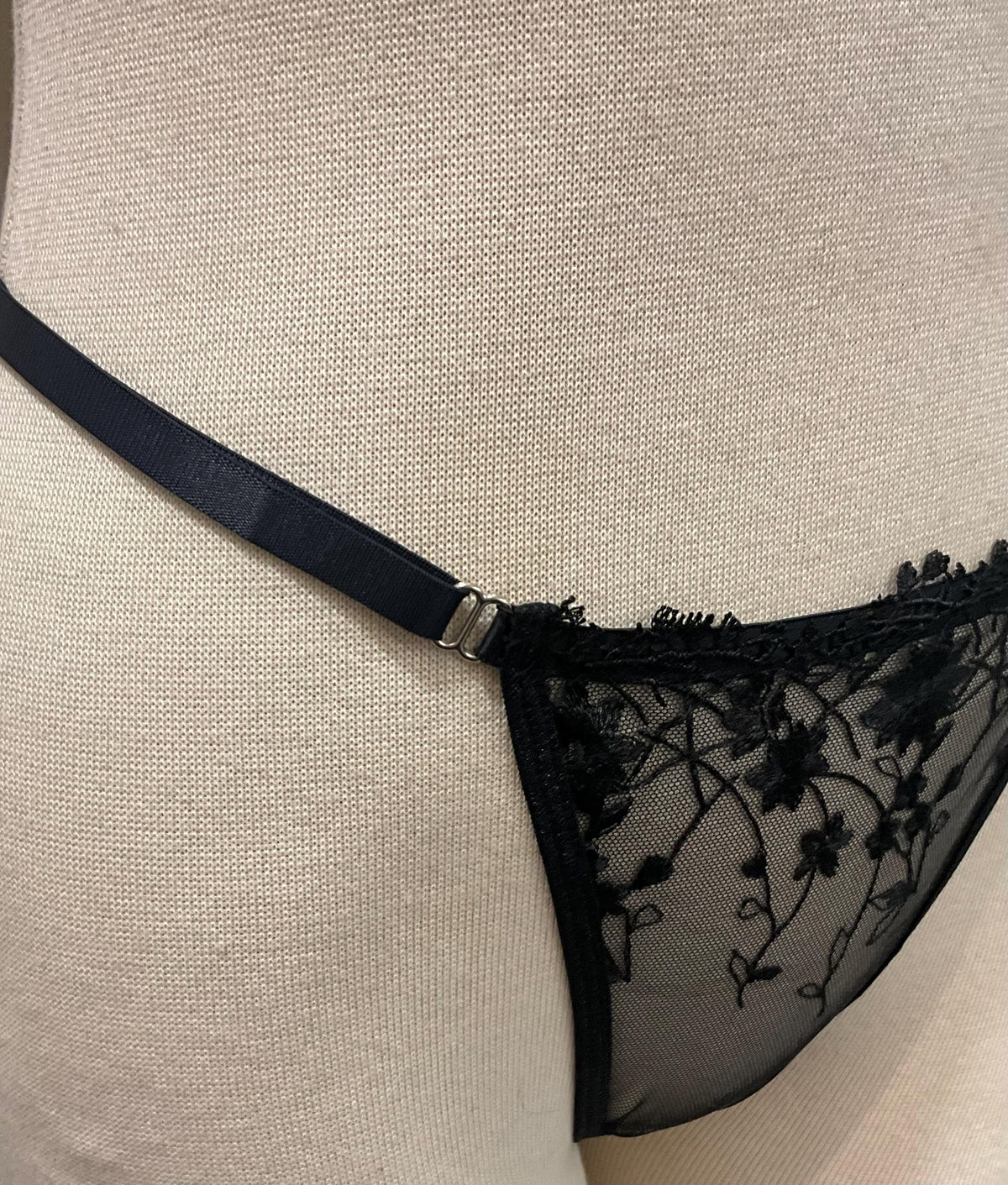 Handmade in İstanbul Black Sheer Embroidered Thong
