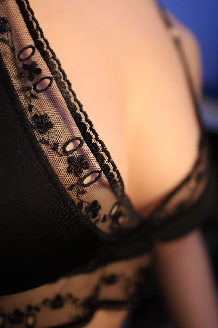Sold out: floral embroidered black lace bra