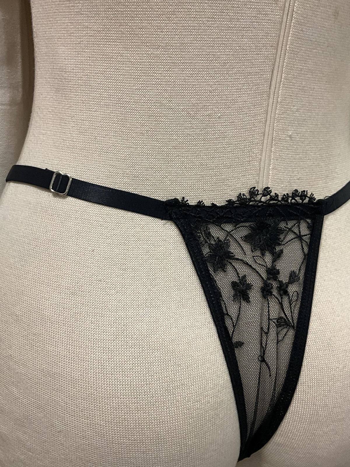 Handmade in İstanbul Black Sheer Embroidered Thong